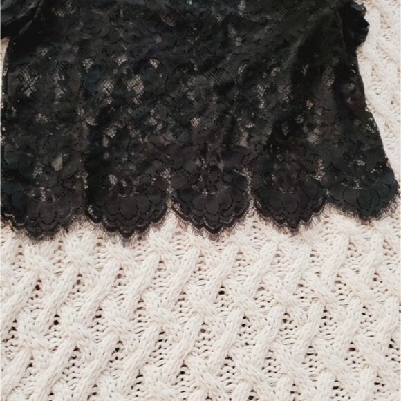 Forever 21 Short Sleeved Lace Scalloped Top- Black- Size S - Nwot - Picture 10 of 16